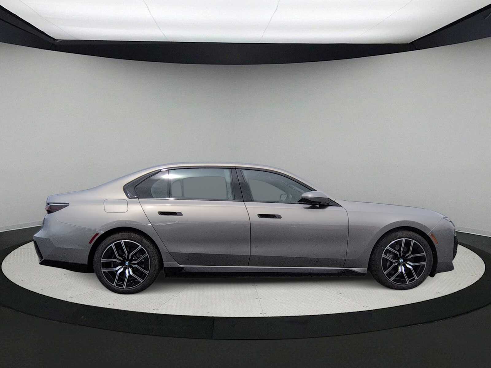 Thumbnail: 2025 BMW i7 - 9