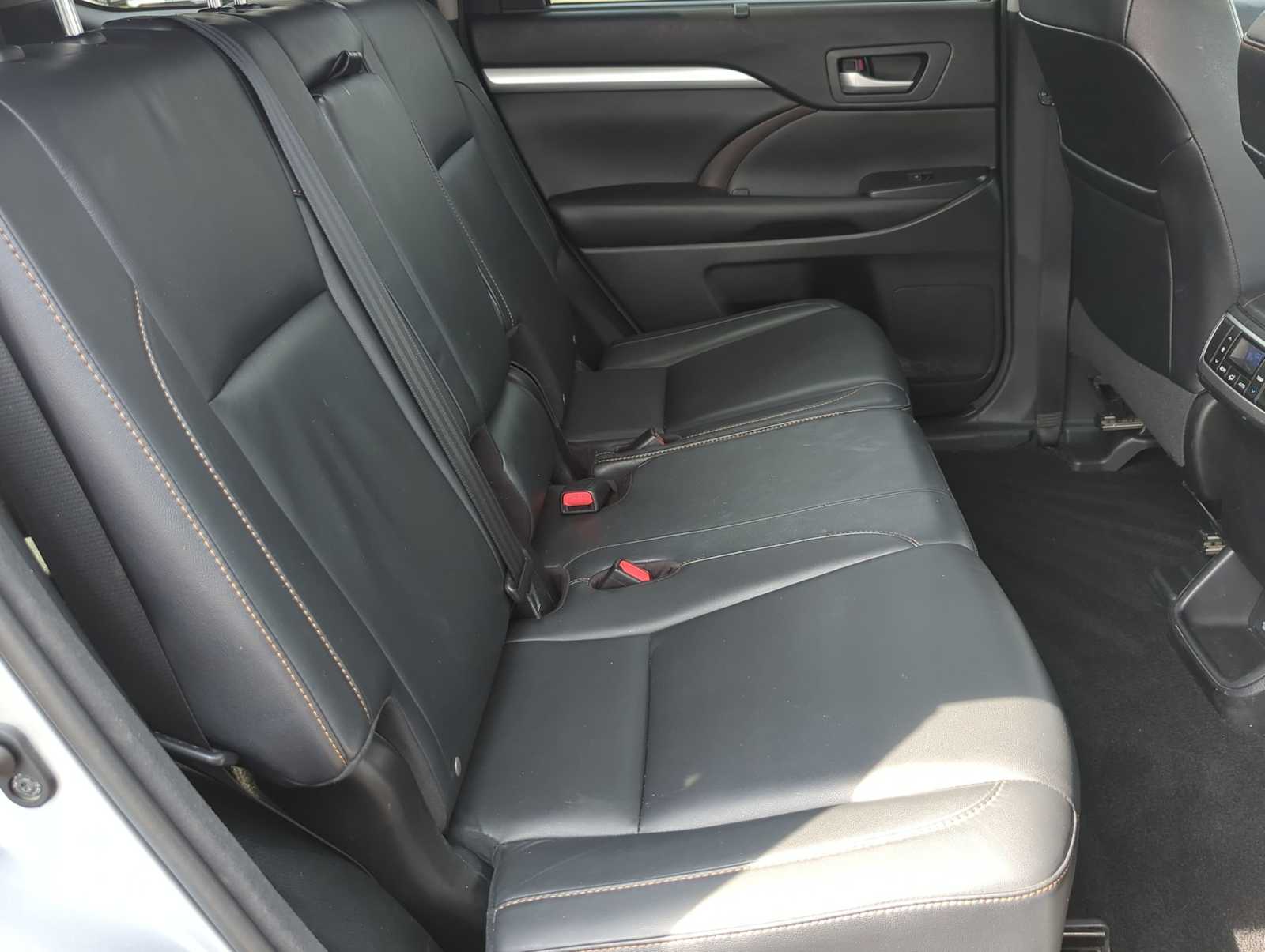 2016 Toyota Highlander XLE 13