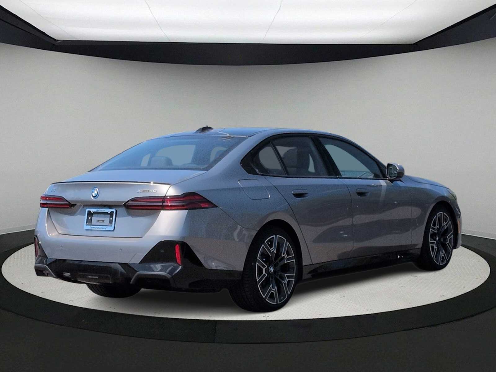 Thumbnail: 2026 BMW i5 - 8