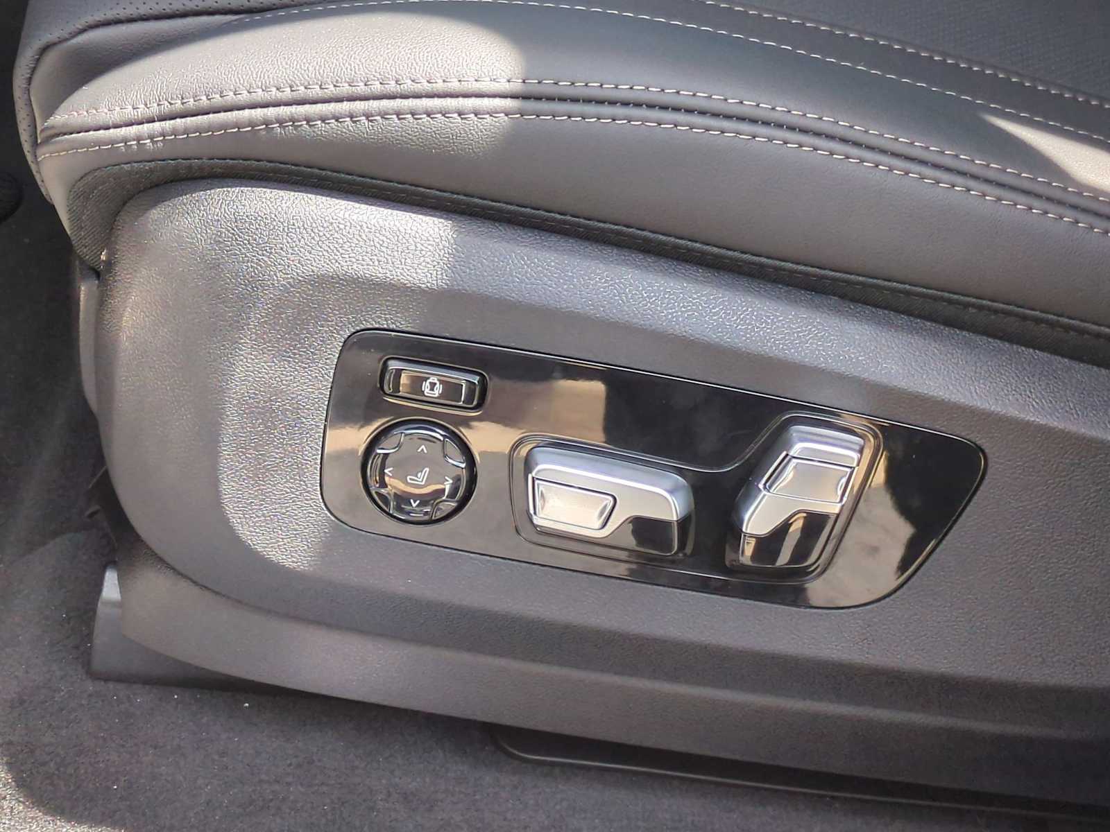 Thumbnail: 2026 BMW X7 - 18