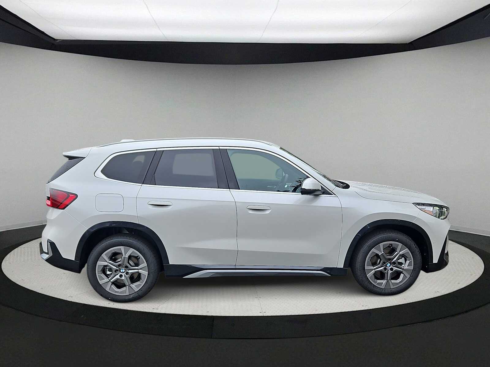 Thumbnail: 2025 BMW X1 - 9