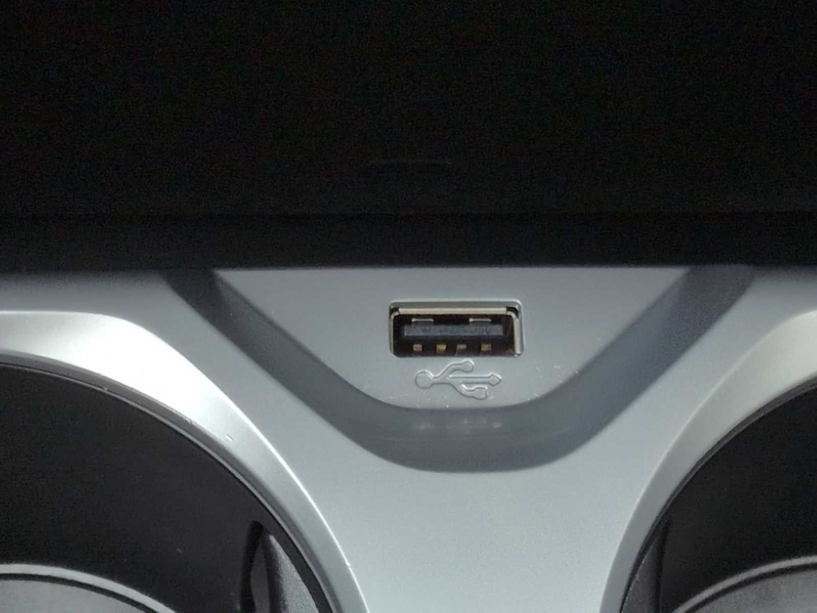 Thumbnail: 2023 BMW M8 - 32