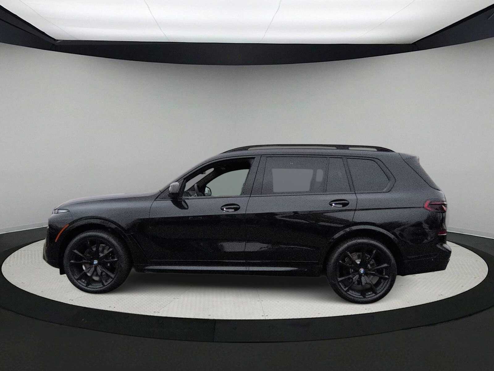 Thumbnail: 2026 BMW X7 - 5