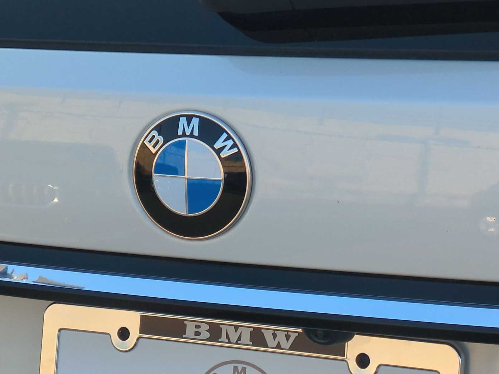 Thumbnail: 2023 BMW X7 - 11