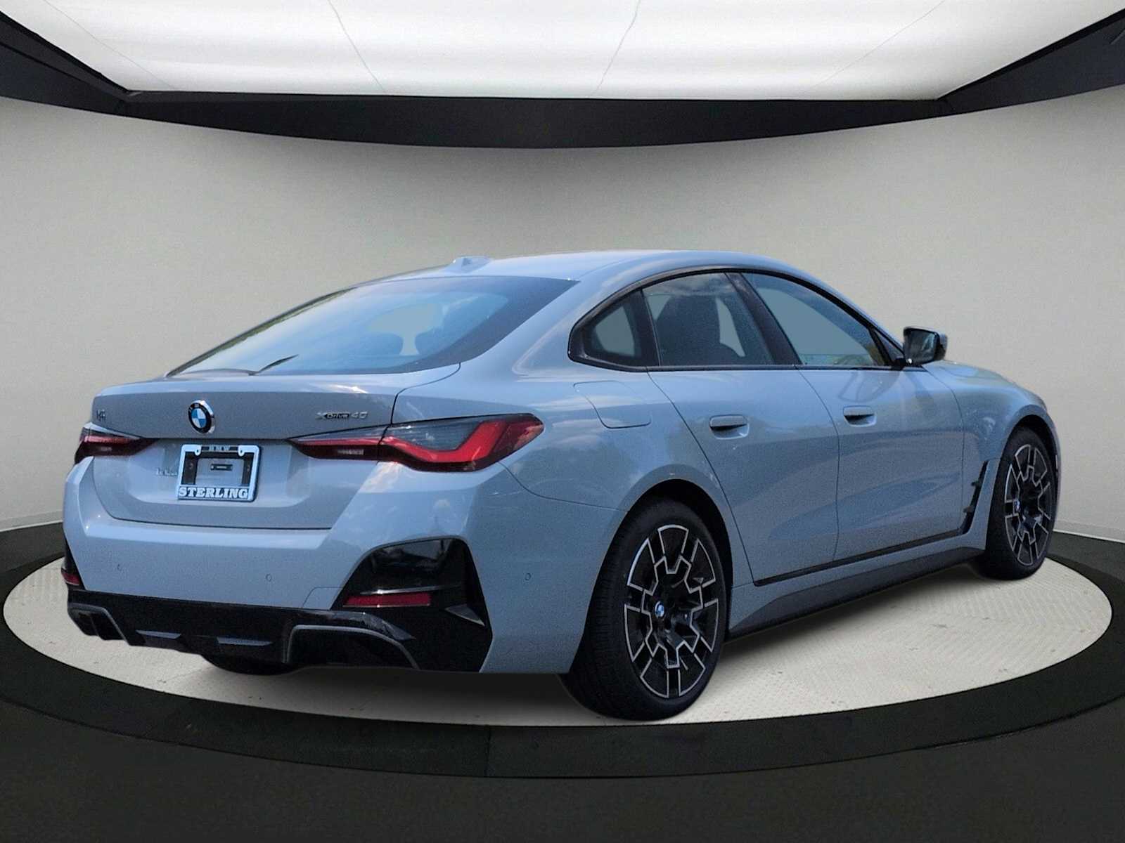 Thumbnail: 2026 BMW i4 - 8