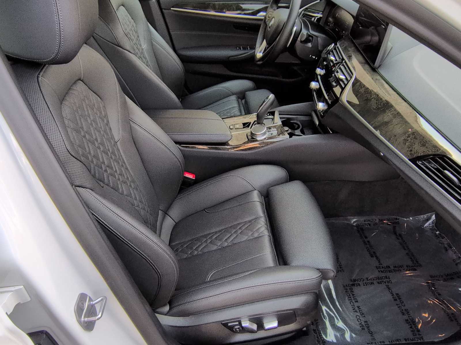 Thumbnail: 2021 BMW 5 Series - 24