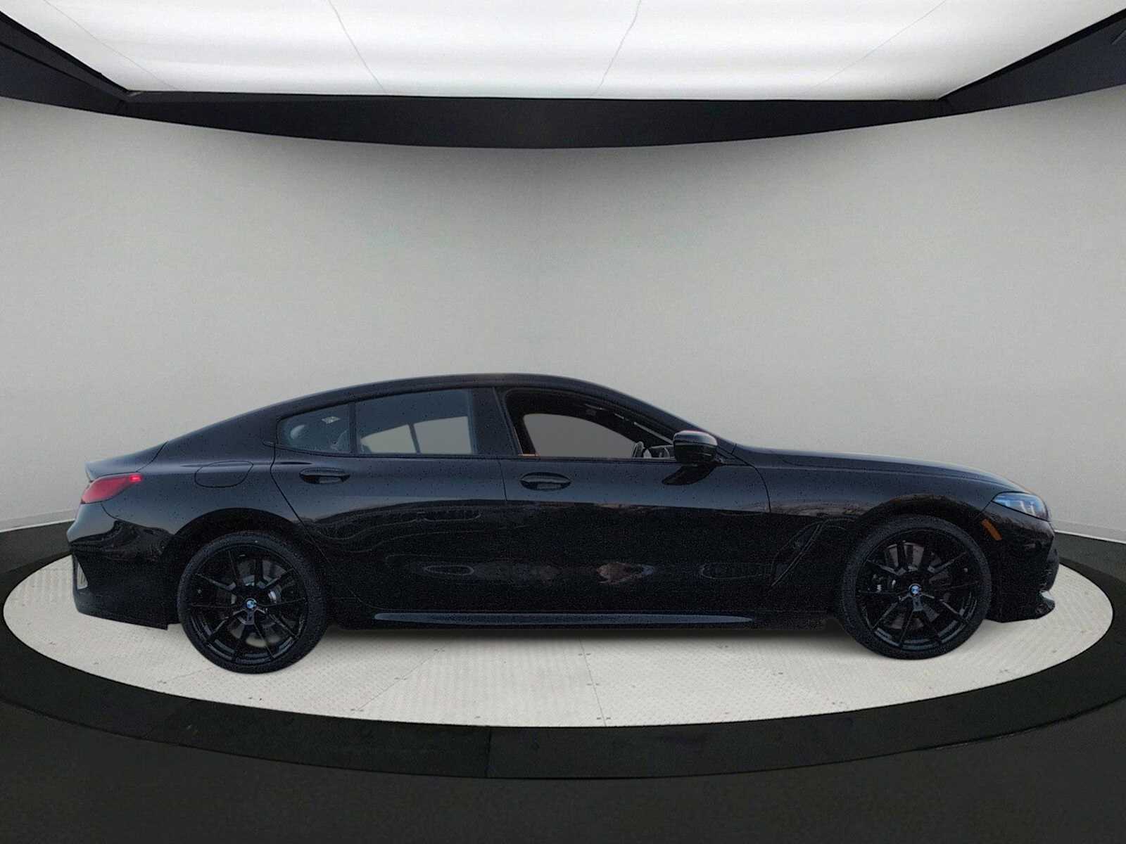 Thumbnail: 2026 BMW 8 Series - 9