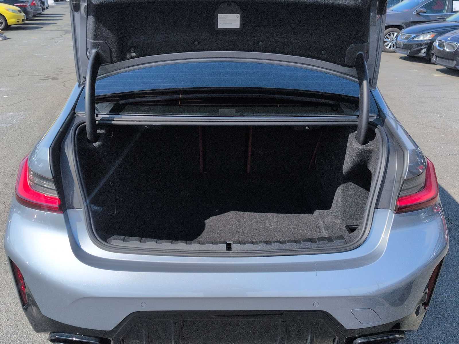 Thumbnail: 2025 BMW 3 Series - 36