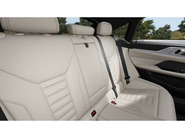 Thumbnail: 2026 BMW 4 Series - 12