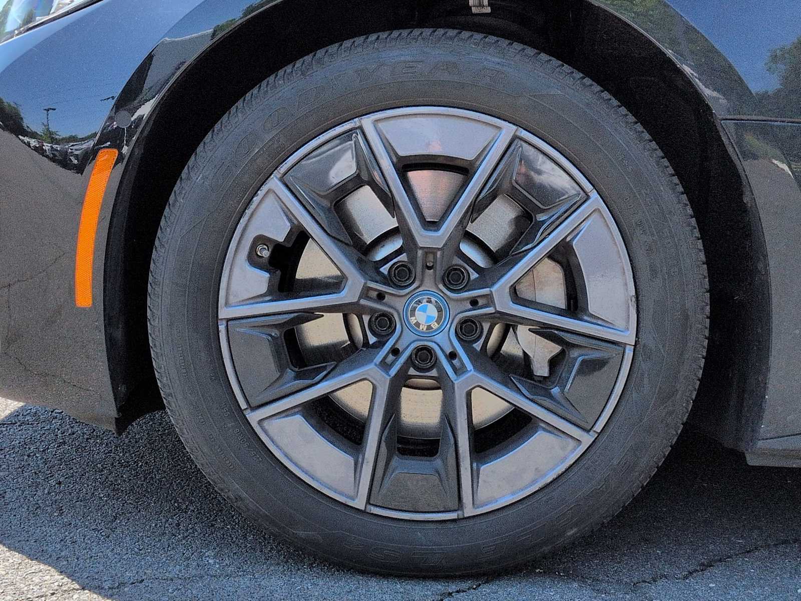 Thumbnail: 2023 BMW i4 - 14