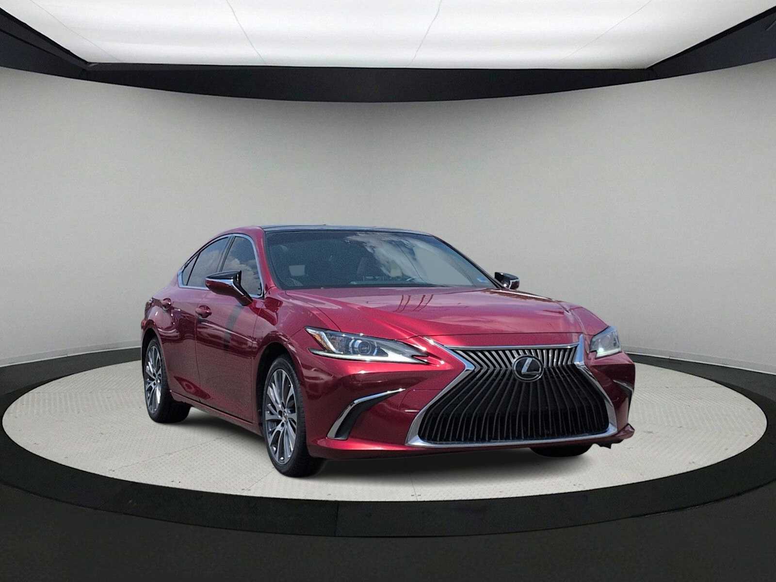 Thumbnail: 2019 Lexus ES - 2