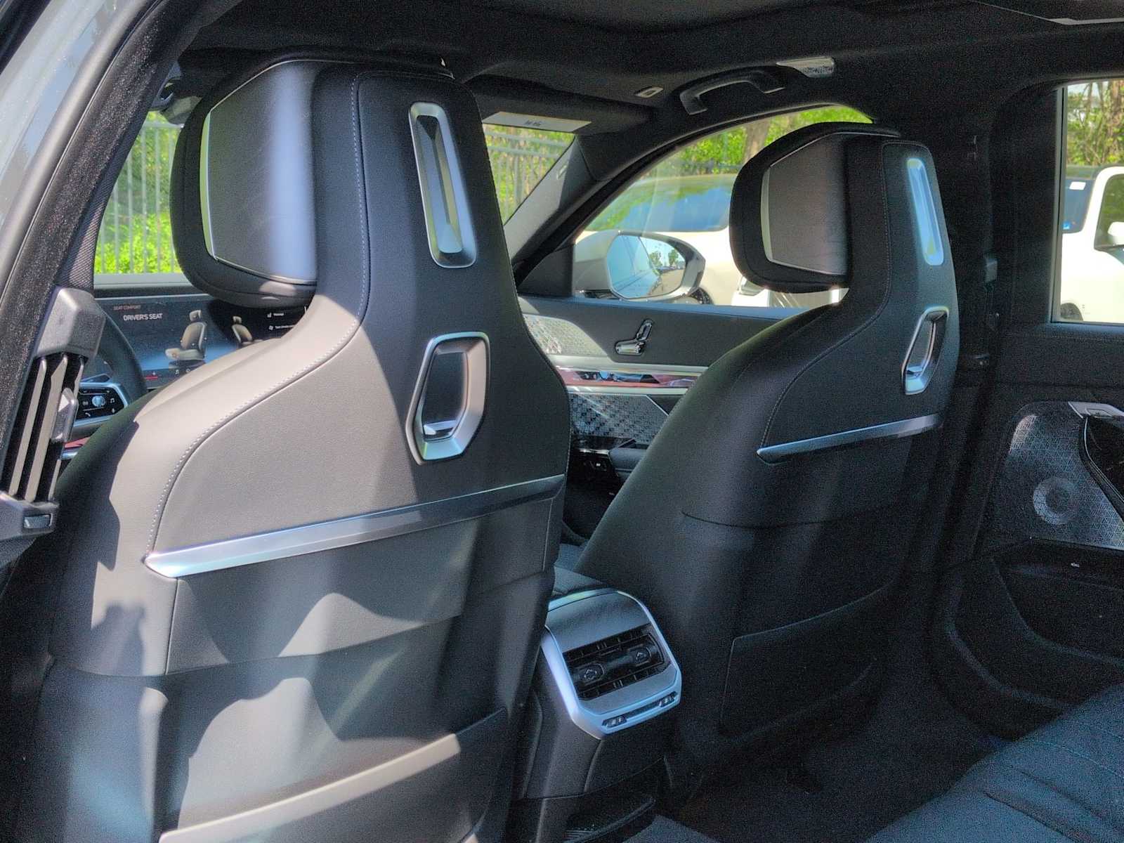 Thumbnail: 2026 BMW i7 - 19