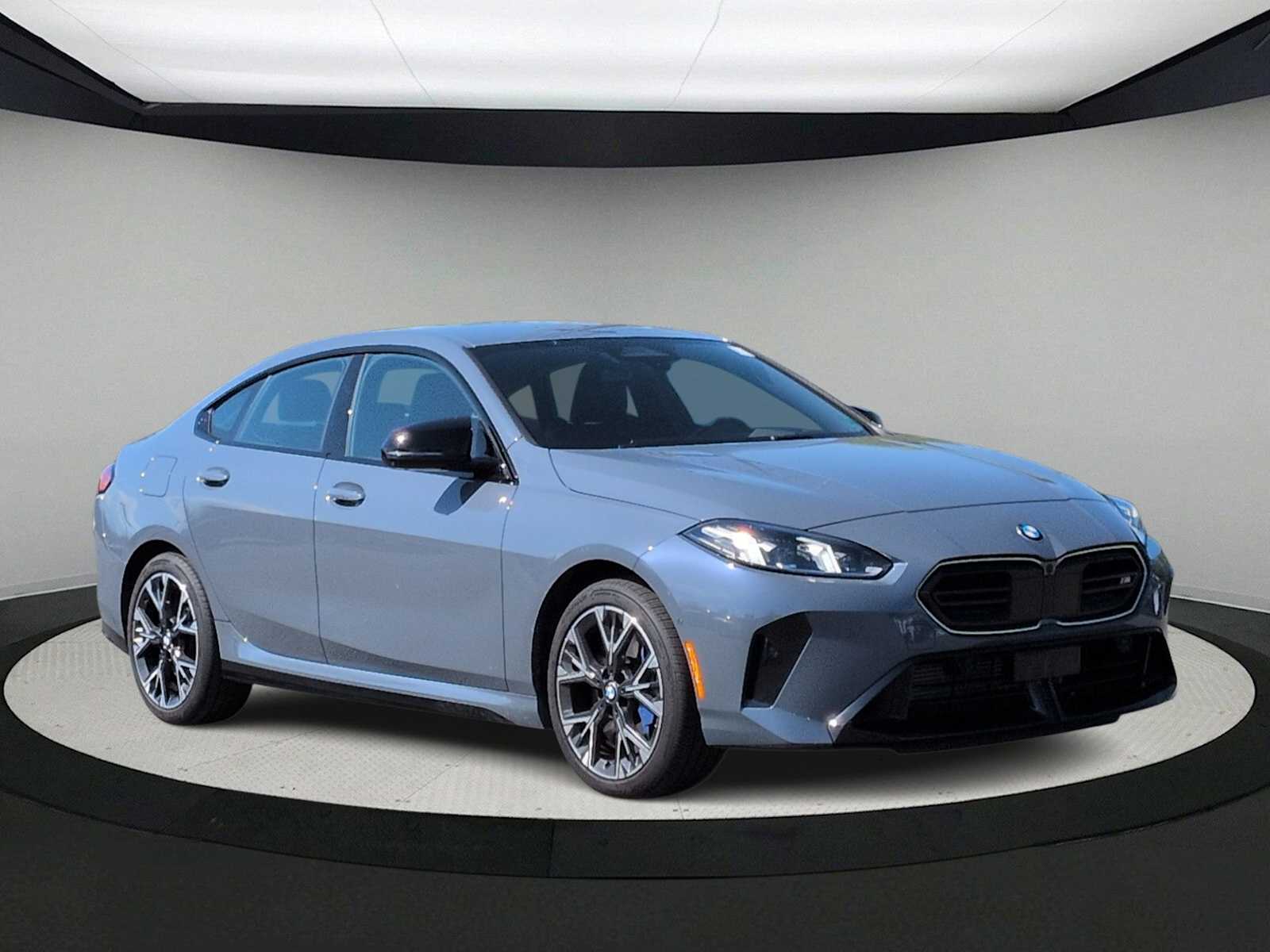 Thumbnail: 2025 BMW 2 Series - 2