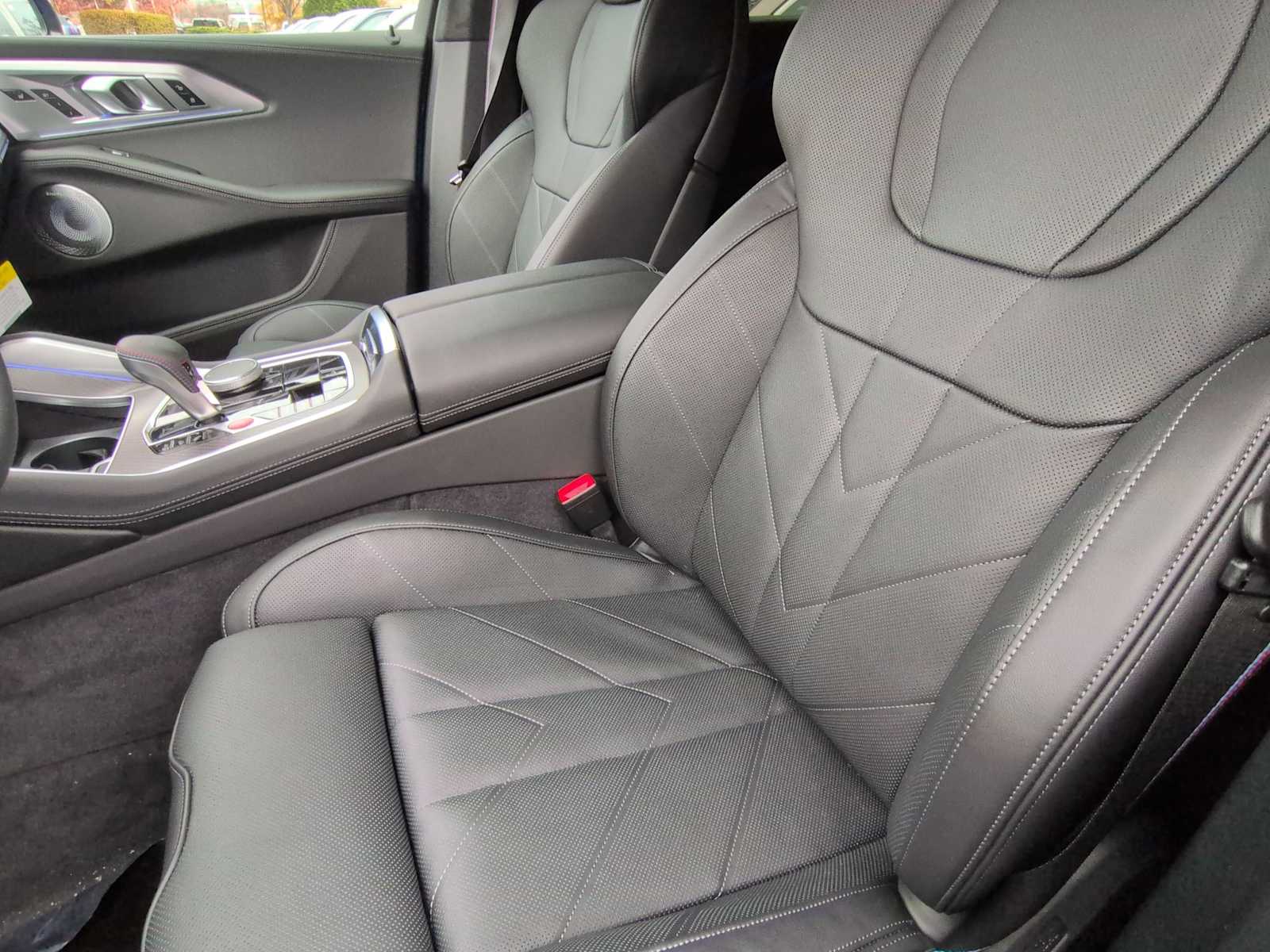 Thumbnail: 2026 BMW XM - 17