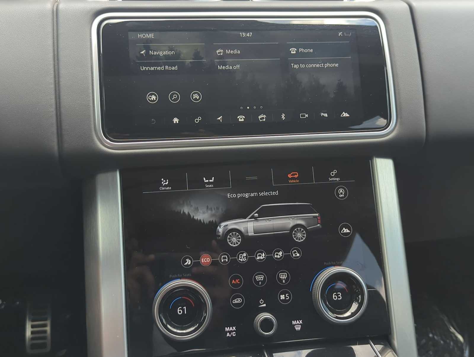 Thumbnail: 2021 Land Rover Range Rover - 28