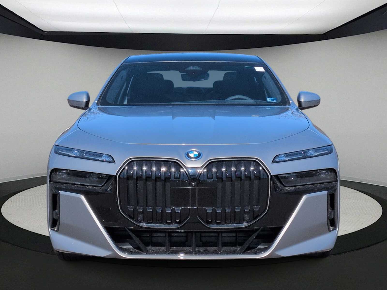 Thumbnail: 2026 BMW 7 Series - 3