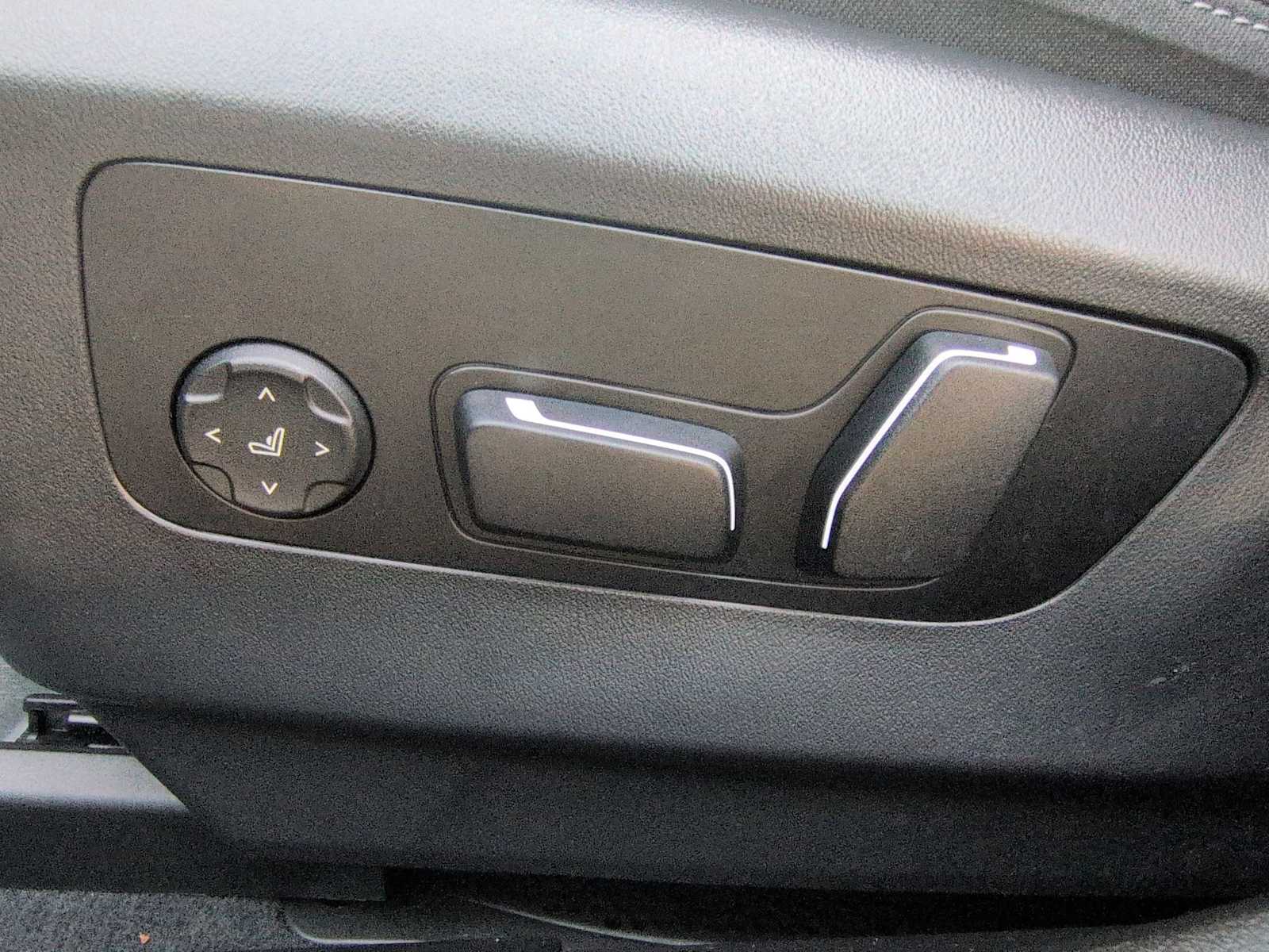 Thumbnail: 2025 BMW 5 Series - 18