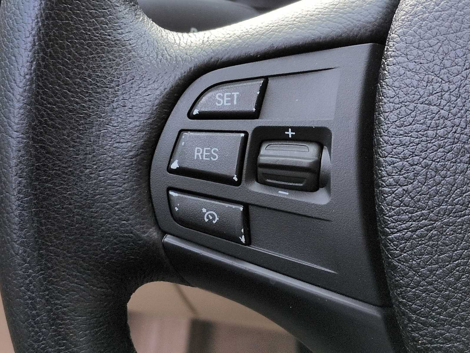 Thumbnail: 2013 BMW 3 Series - 25