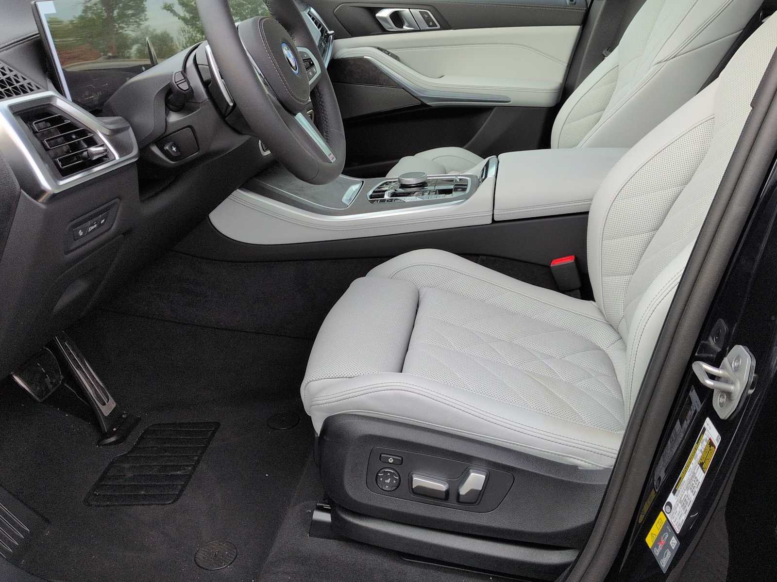 Thumbnail: 2026 BMW X5 - 17