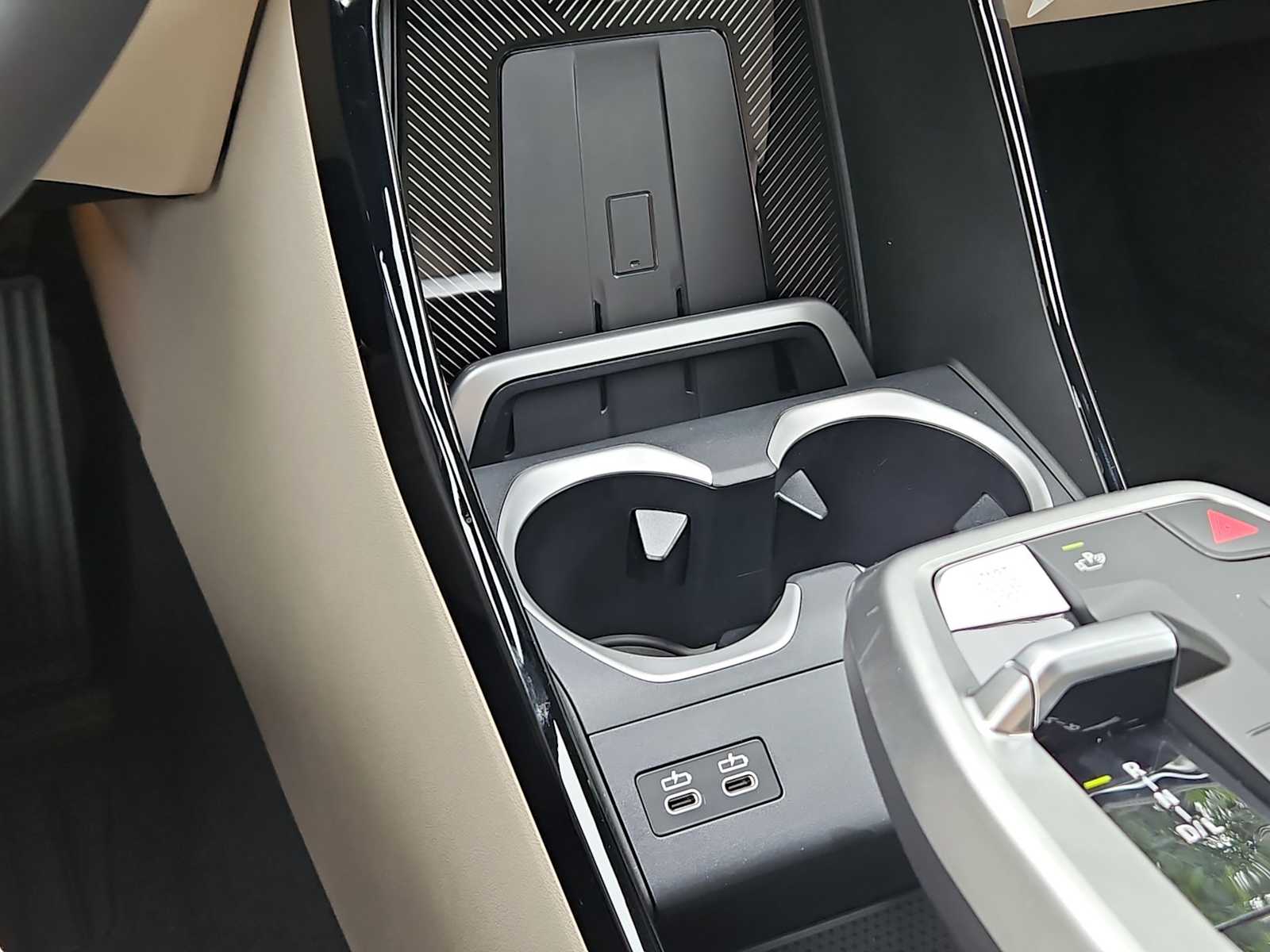 Thumbnail: 2025 BMW X1 - 32