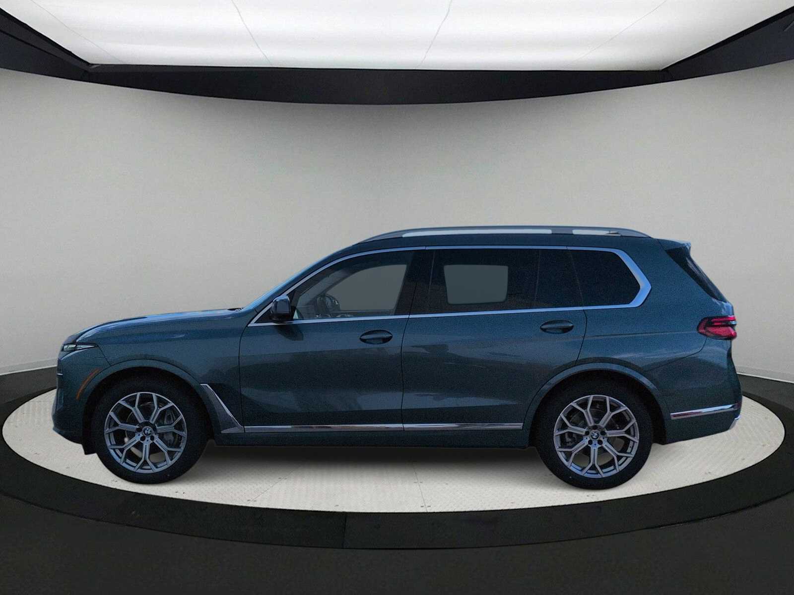 Thumbnail: 2026 BMW X7 - 5