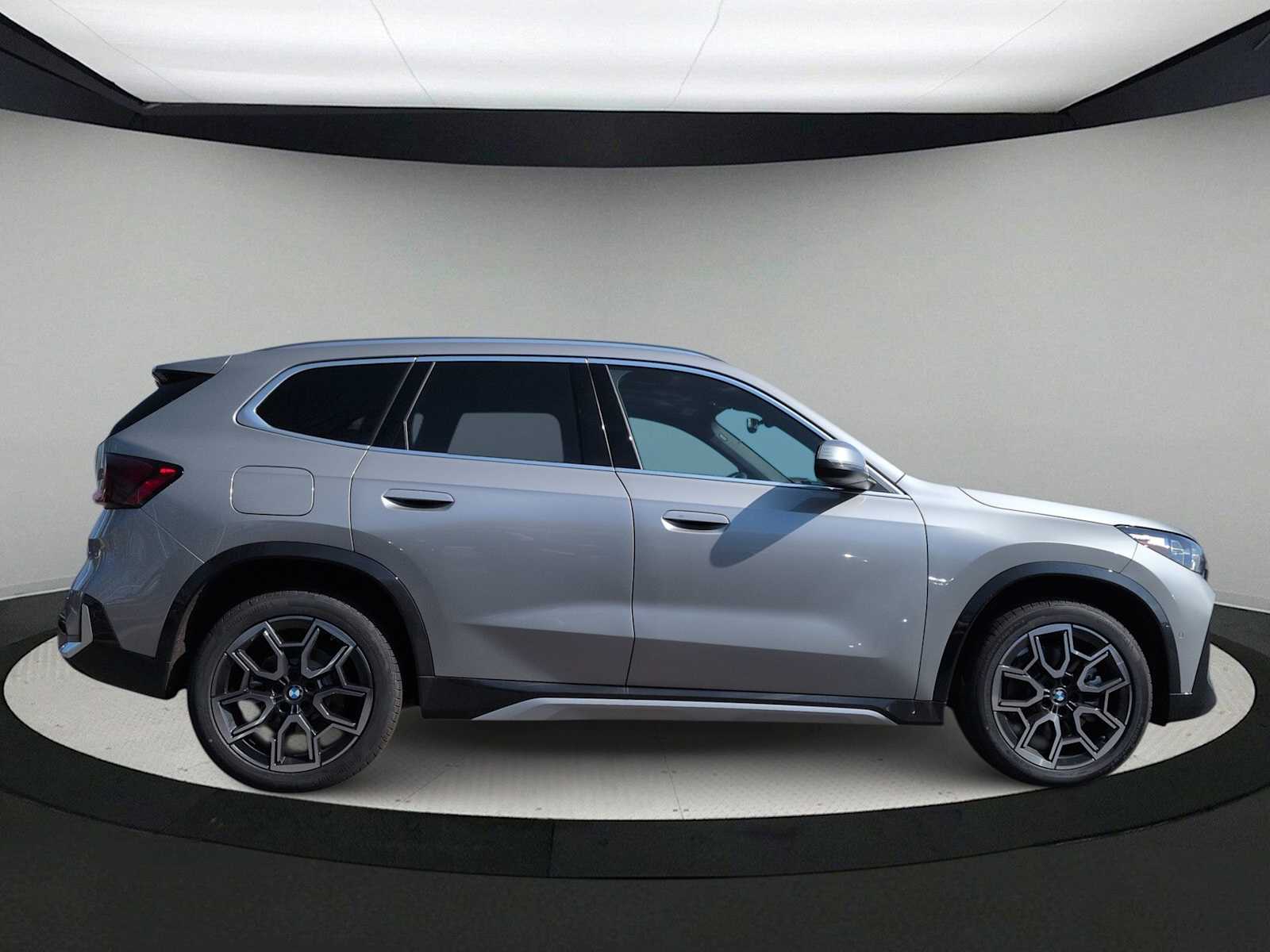 Thumbnail: 2026 BMW X1 - 9