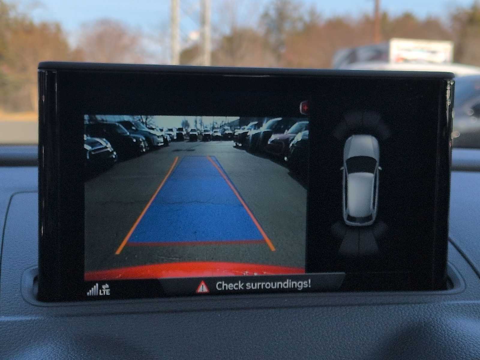 Thumbnail: 2017 Audi A3 e-tron - 32