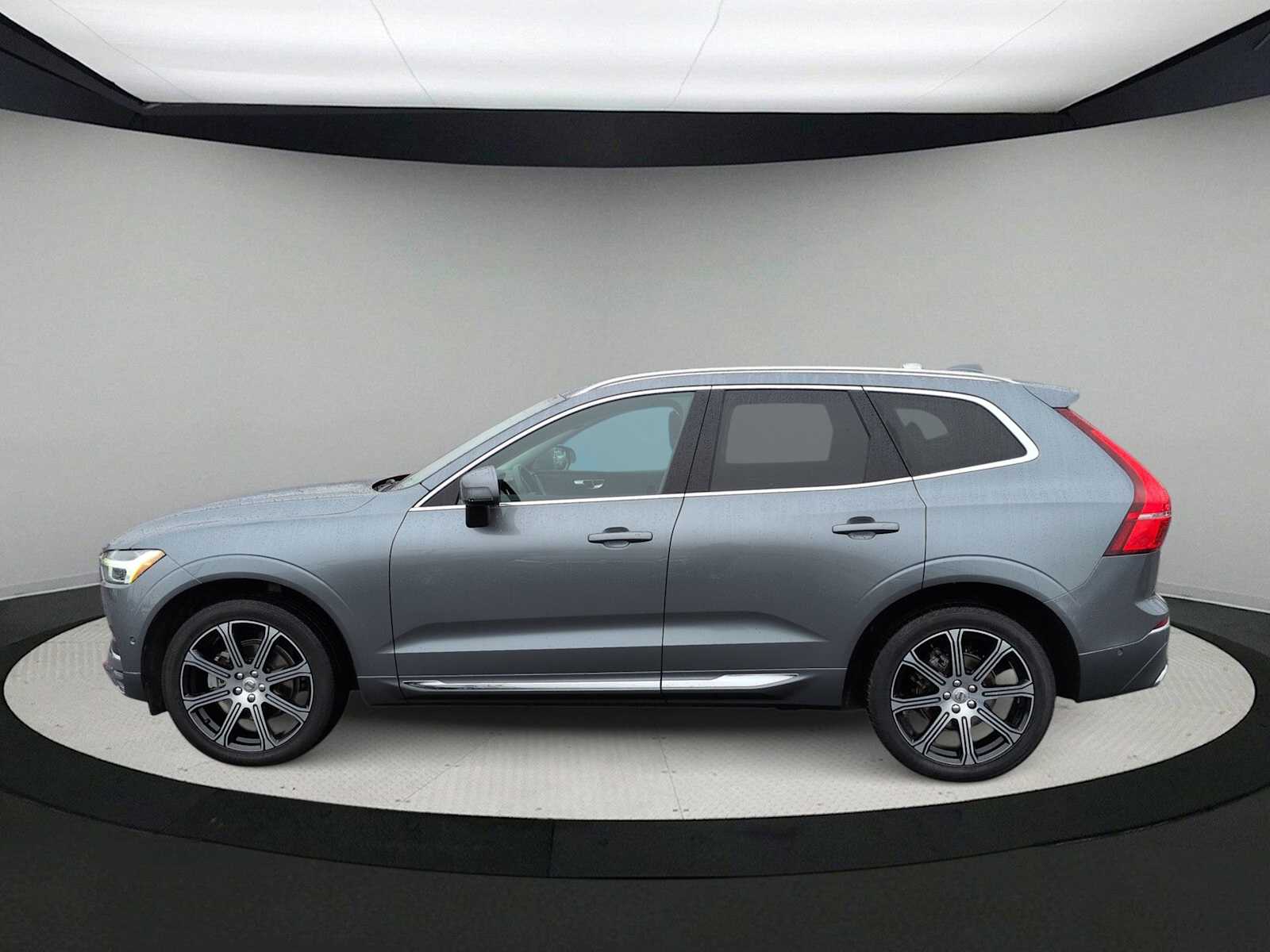 Thumbnail: 2021 Volvo XC60 - 5