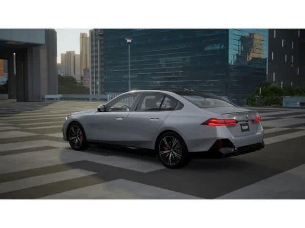 New 2026 BMW 550e xDrive Sedan