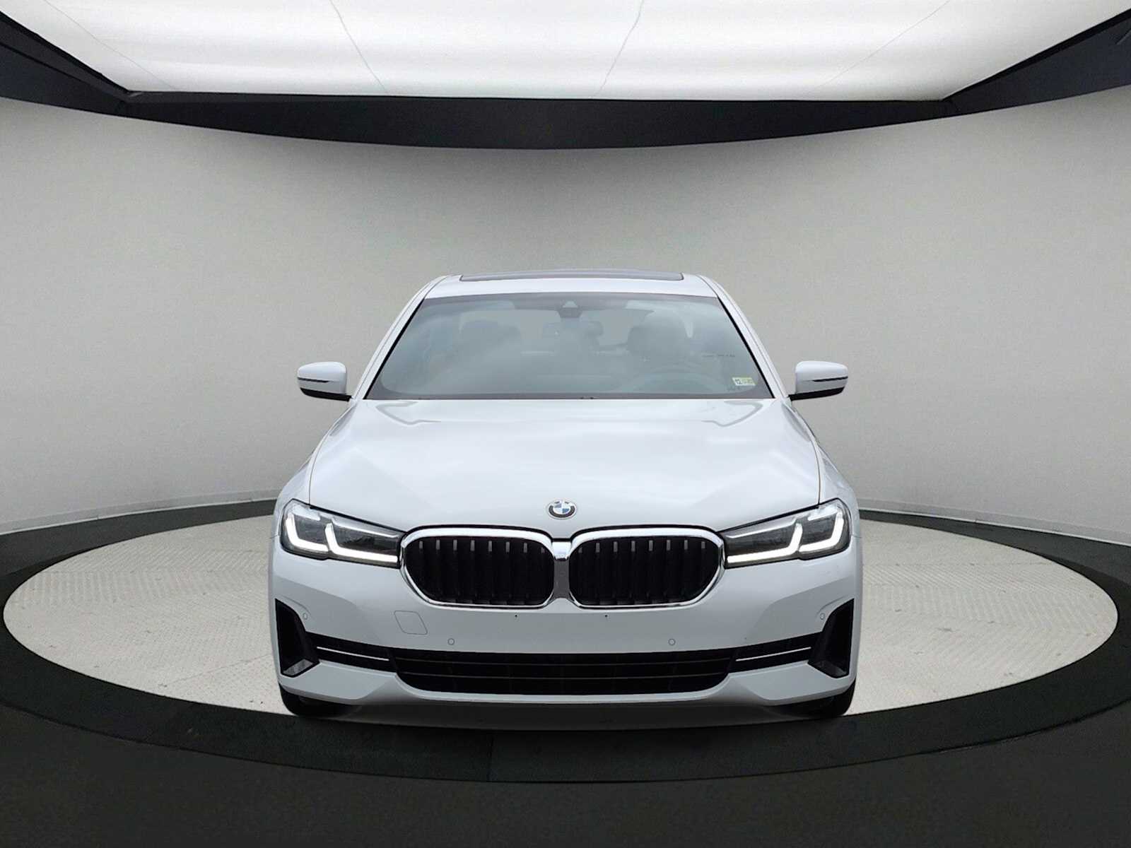Thumbnail: 2023 BMW 5 Series - 3
