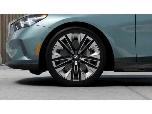 Thumbnail: 2026 BMW 5 Series - 7