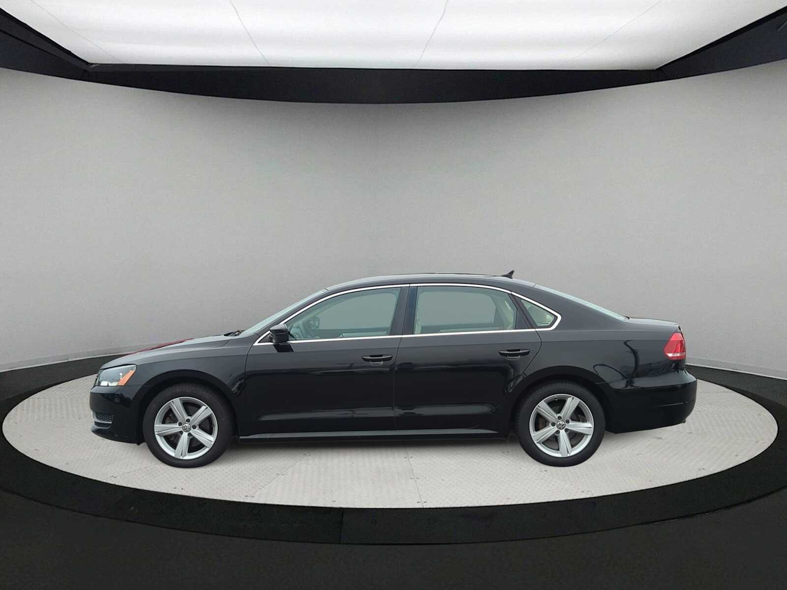 Thumbnail: 2013 Volkswagen Passat - 5