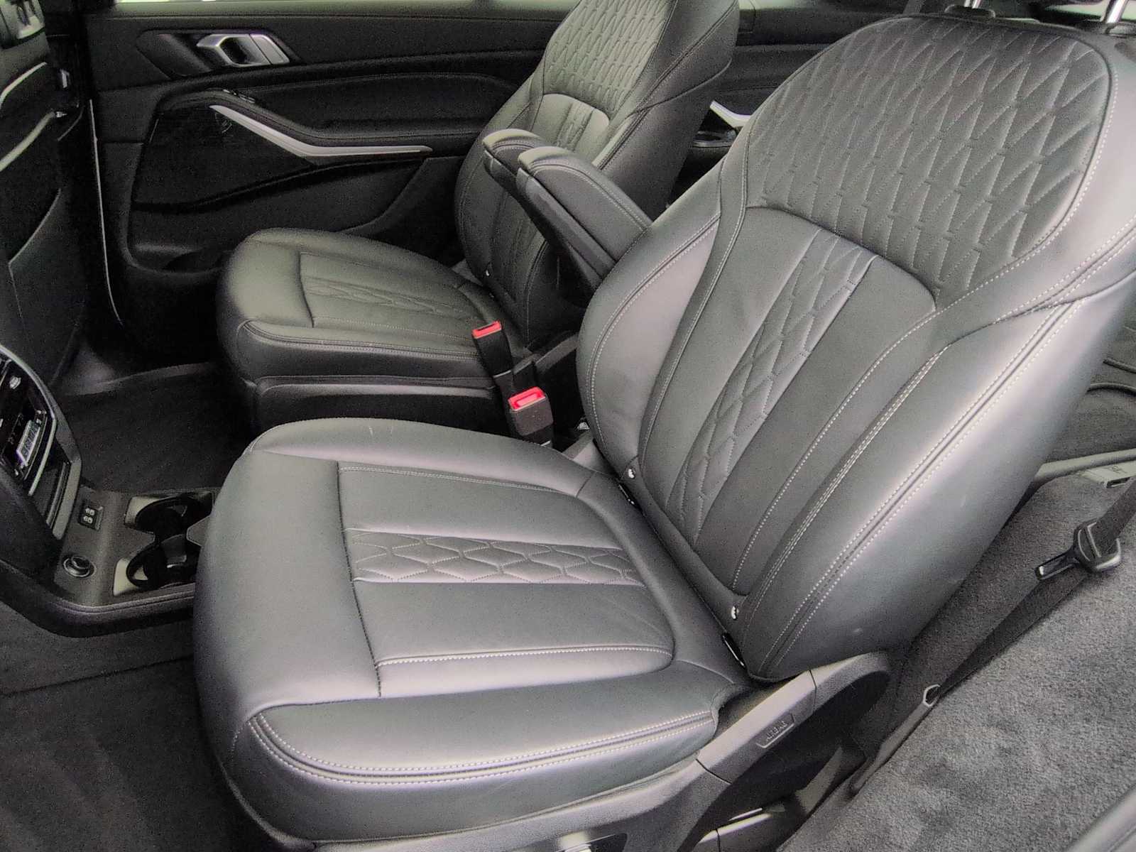 Thumbnail: 2022 BMW X7 - 21