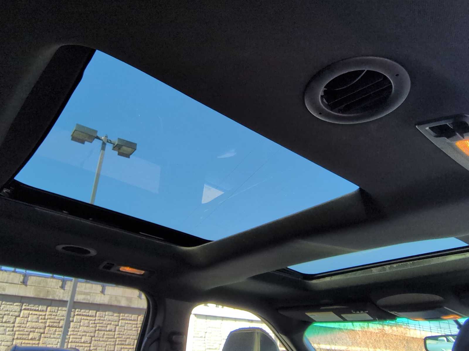 Thumbnail: 2016 Ford Explorer - 22