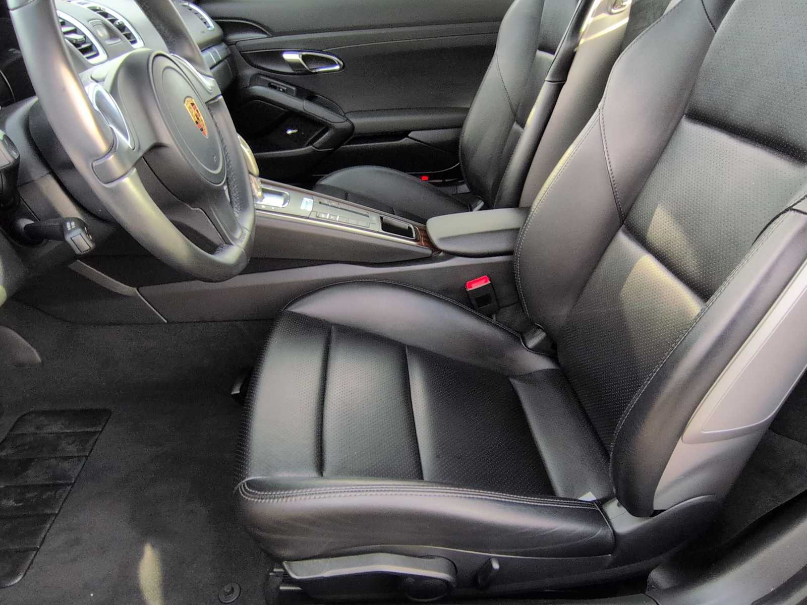 Thumbnail: 2016 Porsche Cayman - 15