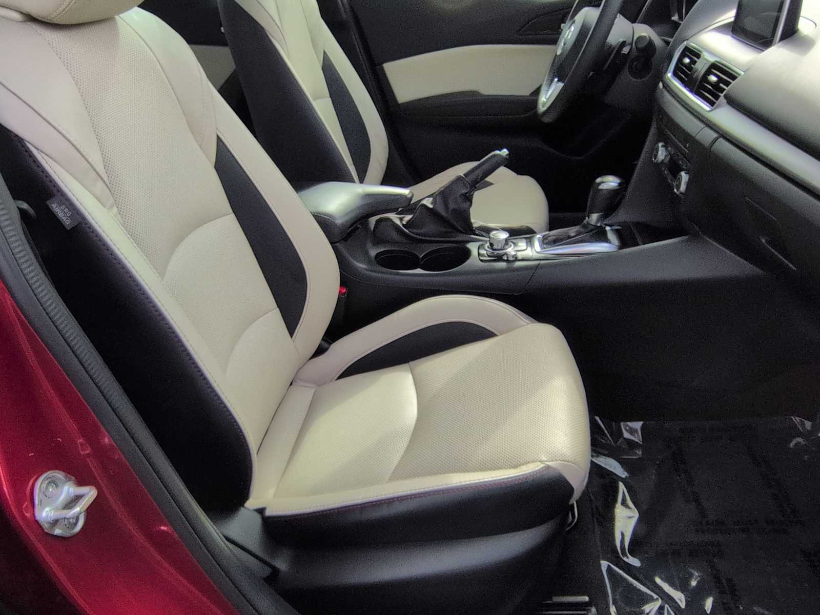 Thumbnail: 2015 Mazda Mazda3 - 24