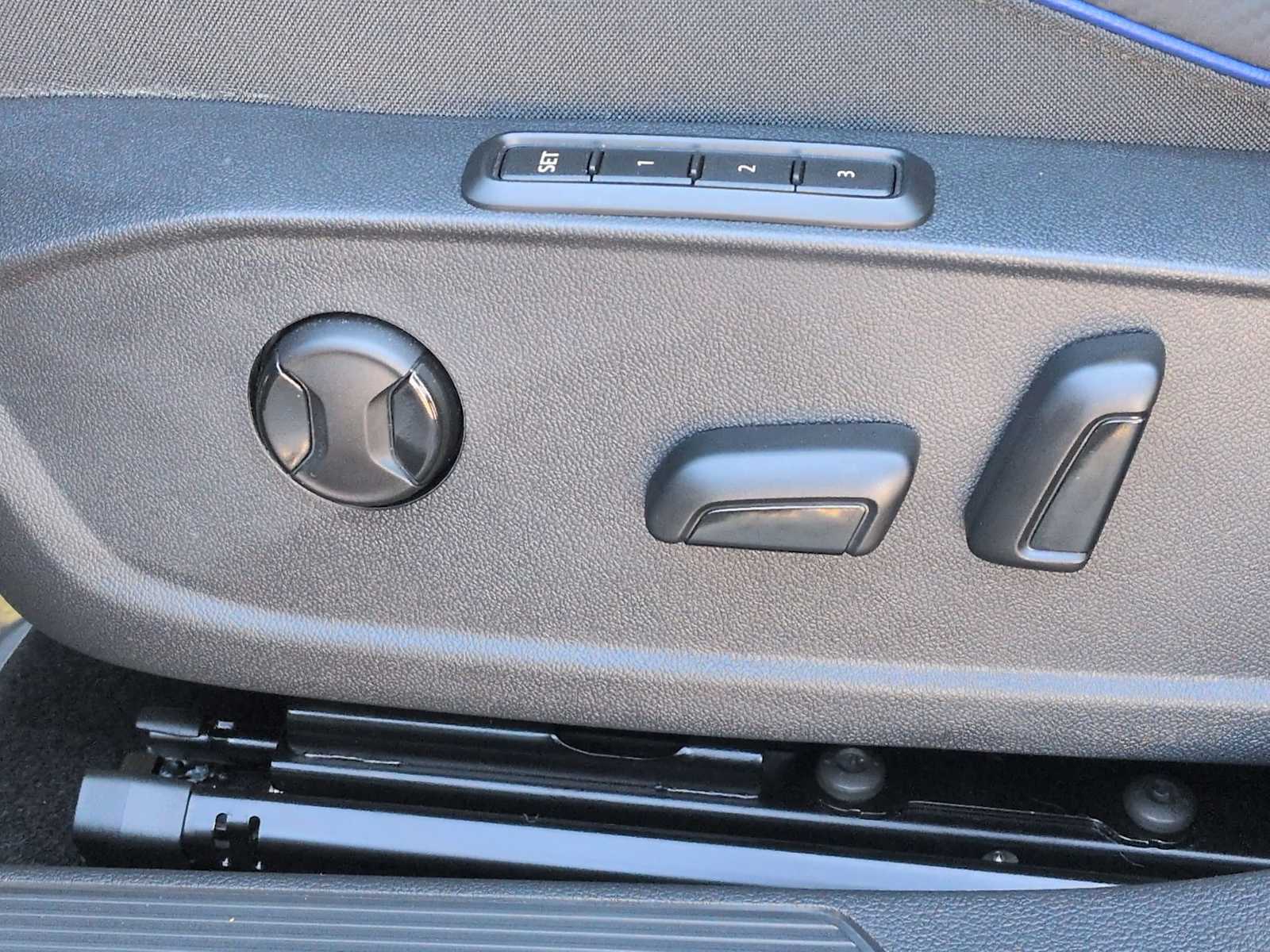 Thumbnail: 2024 Volkswagen Golf - 16