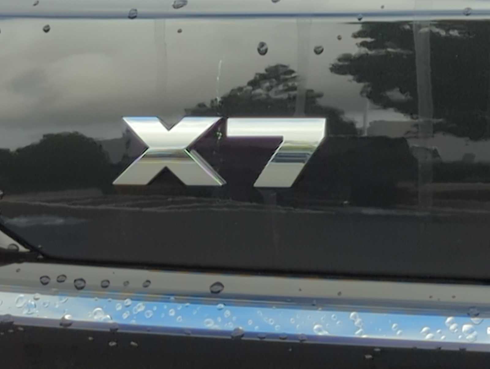 Thumbnail: 2026 BMW X7 - 12