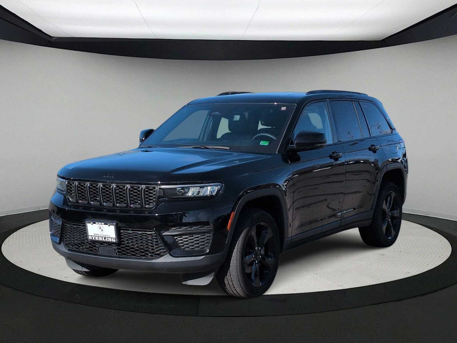 Thumbnail: 2023 Jeep Grand Cherokee - 3
