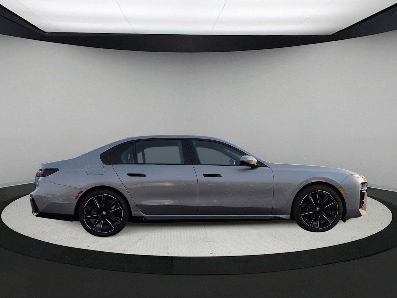 Thumbnail: 2023 BMW 7 Series - 9