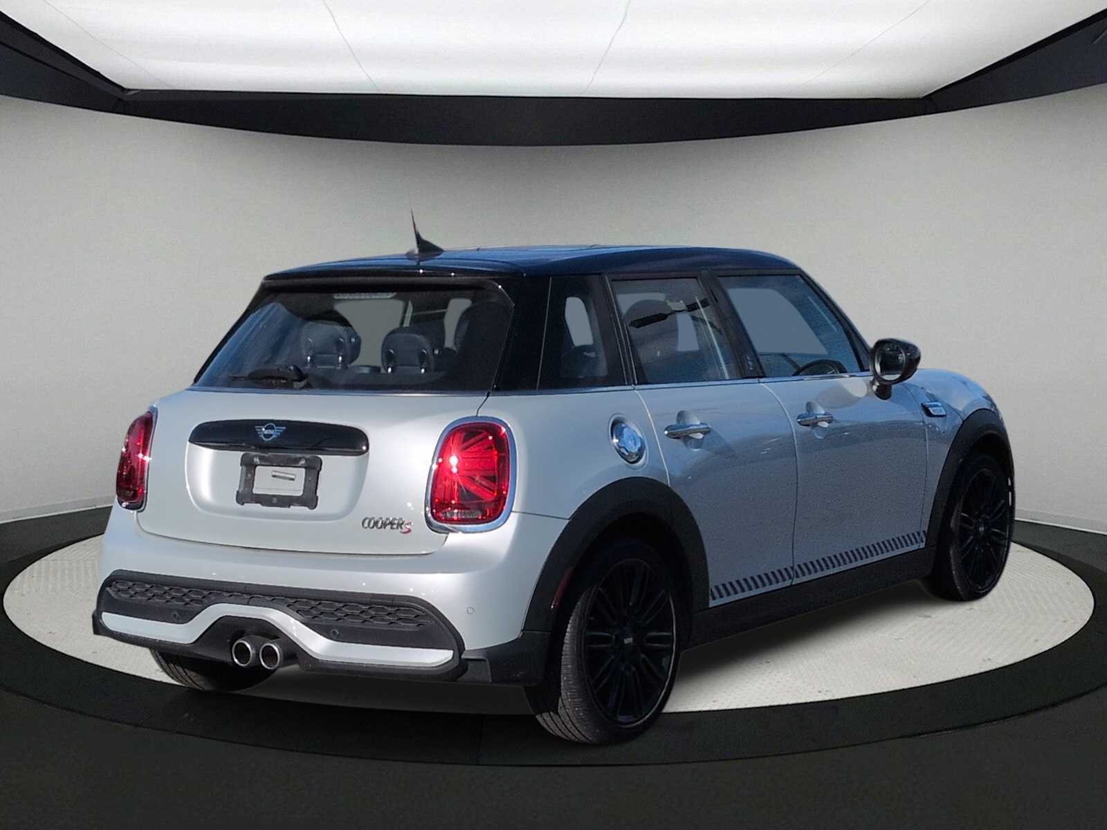 Thumbnail: 2022 MINI Cooper Hardtop - 8