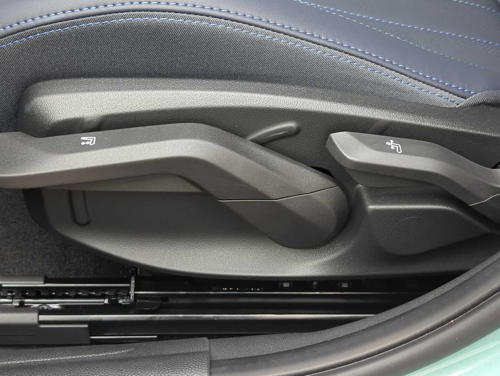 Thumbnail: 2025 MINI Cooper Hardtop - 17