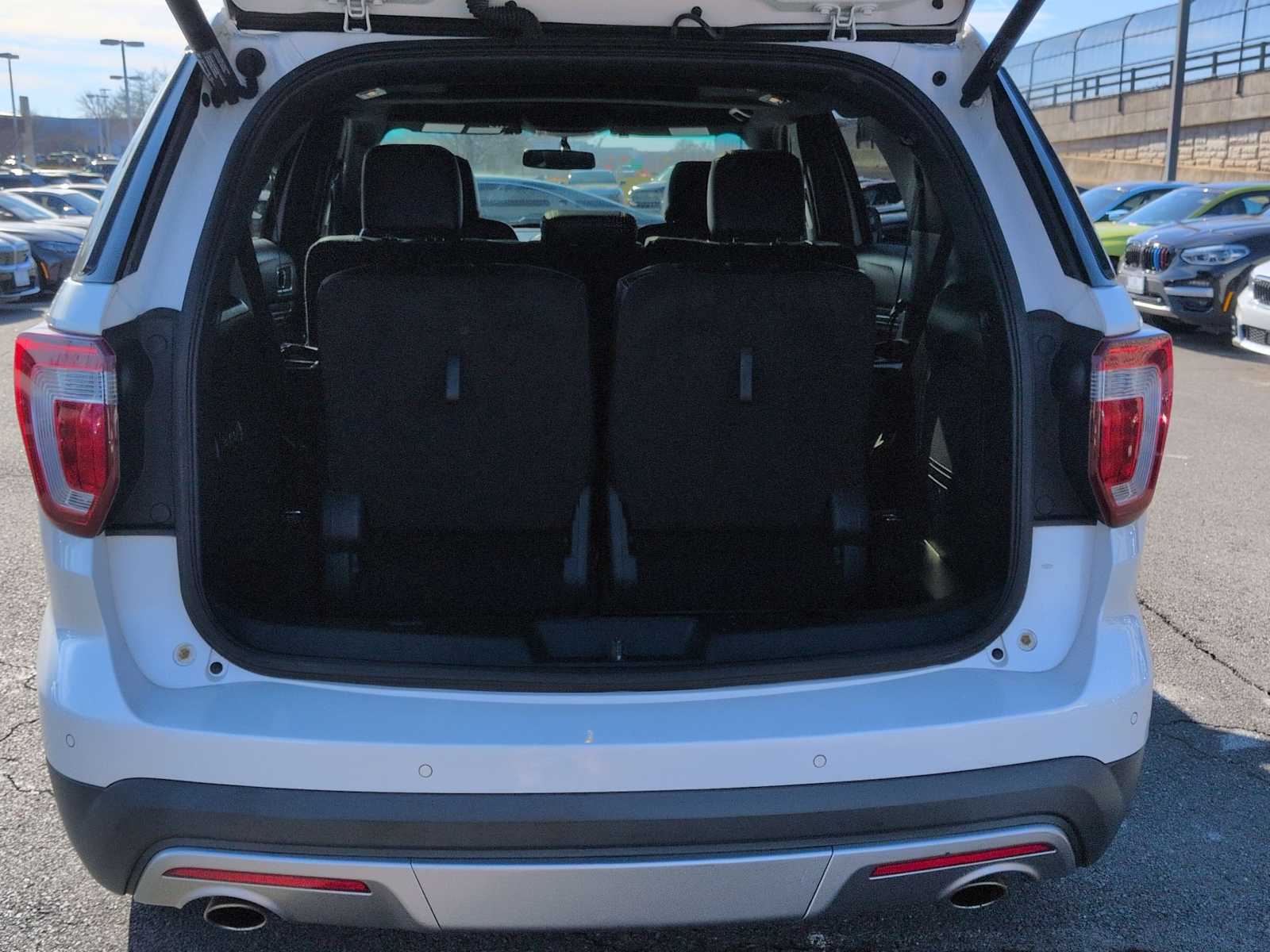 Thumbnail: 2016 Ford Explorer - 35