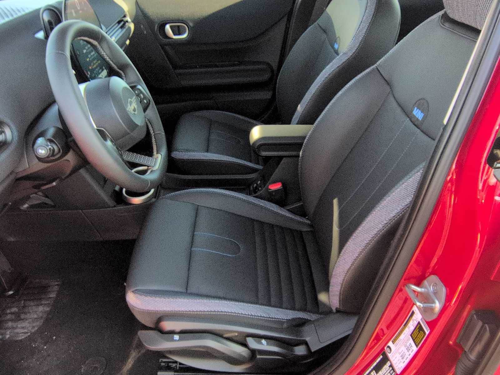 Thumbnail: 2025 MINI Cooper Hardtop - 17