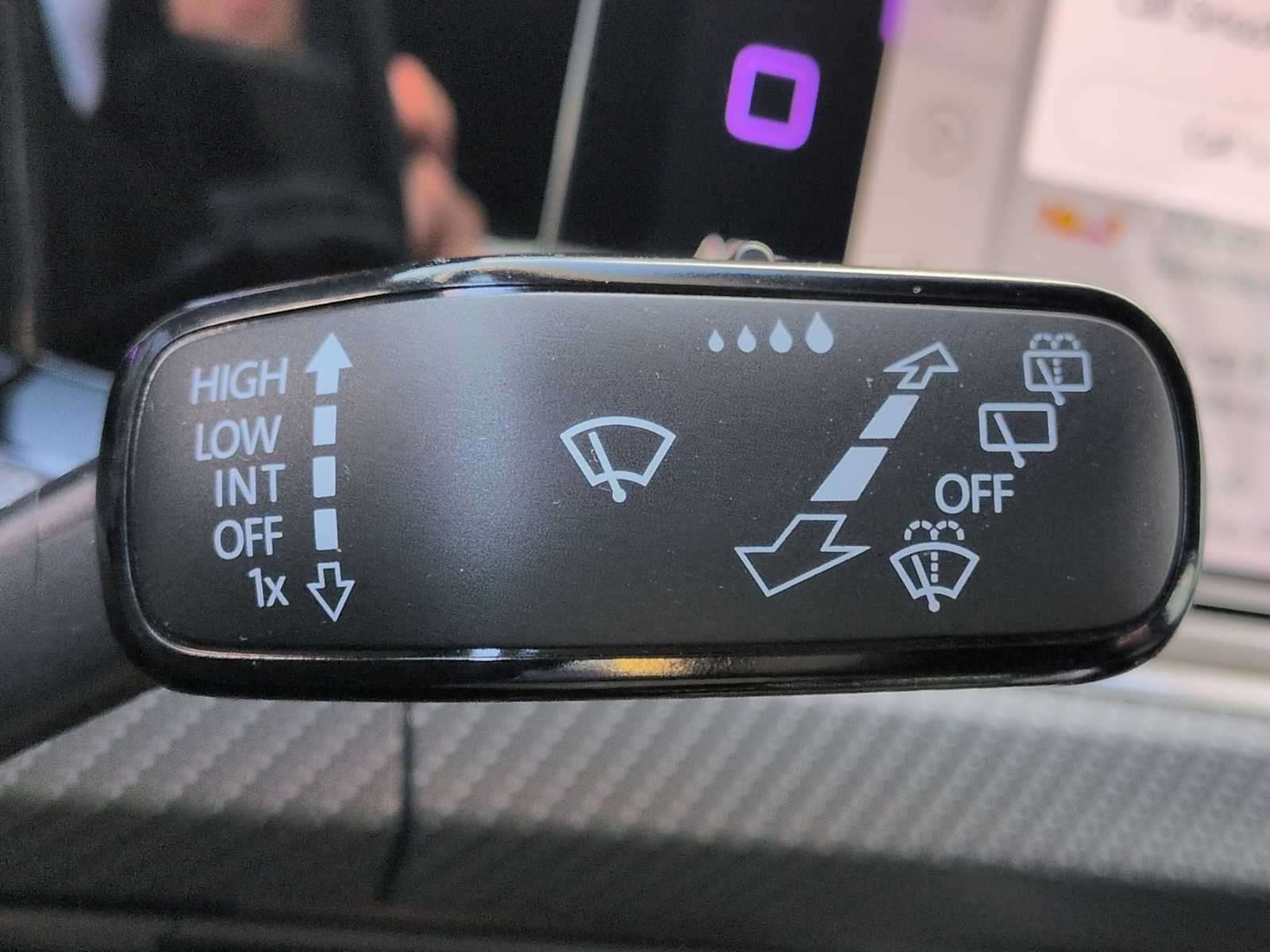 Thumbnail: 2024 Volkswagen Golf - 28