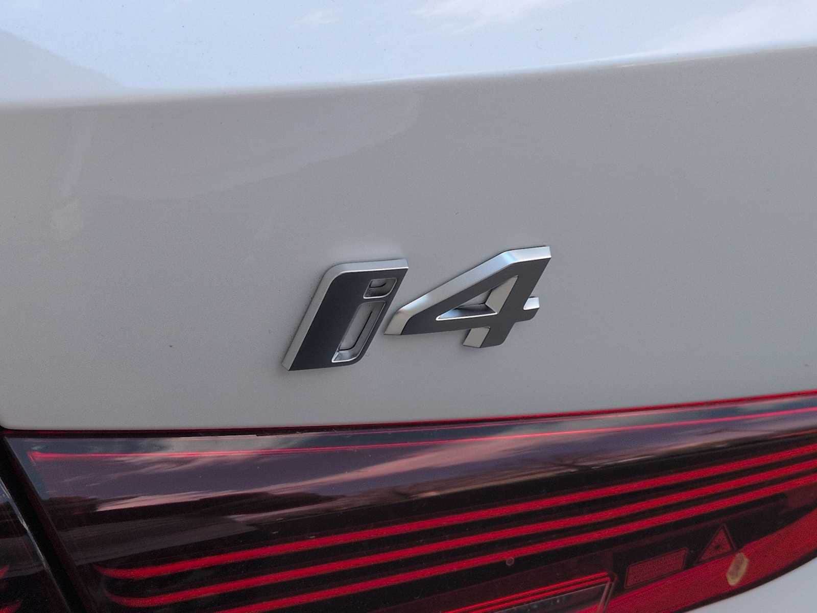 Thumbnail: 2026 BMW i4 - 13