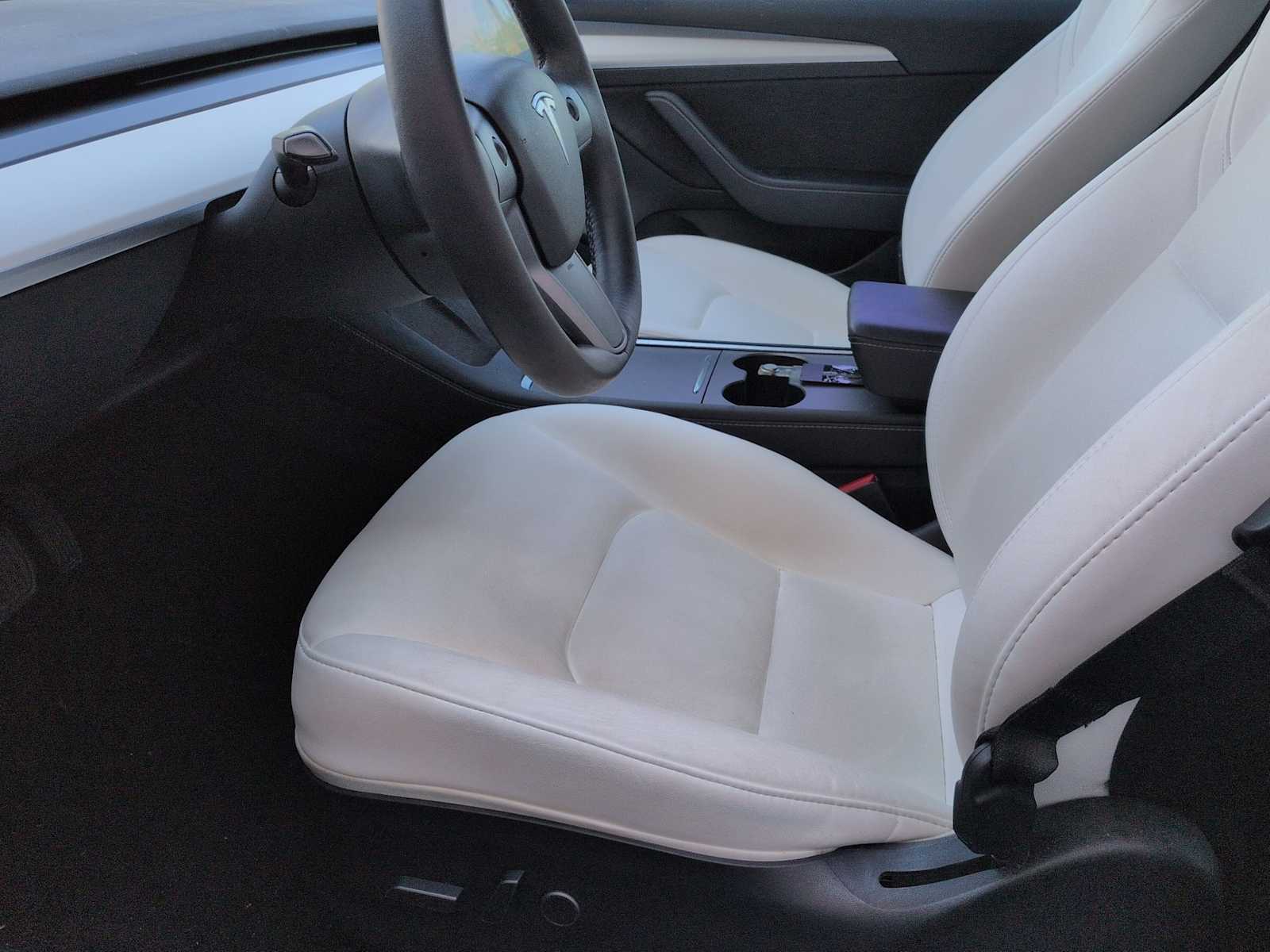 Thumbnail: 2022 Tesla Model 3 - 16