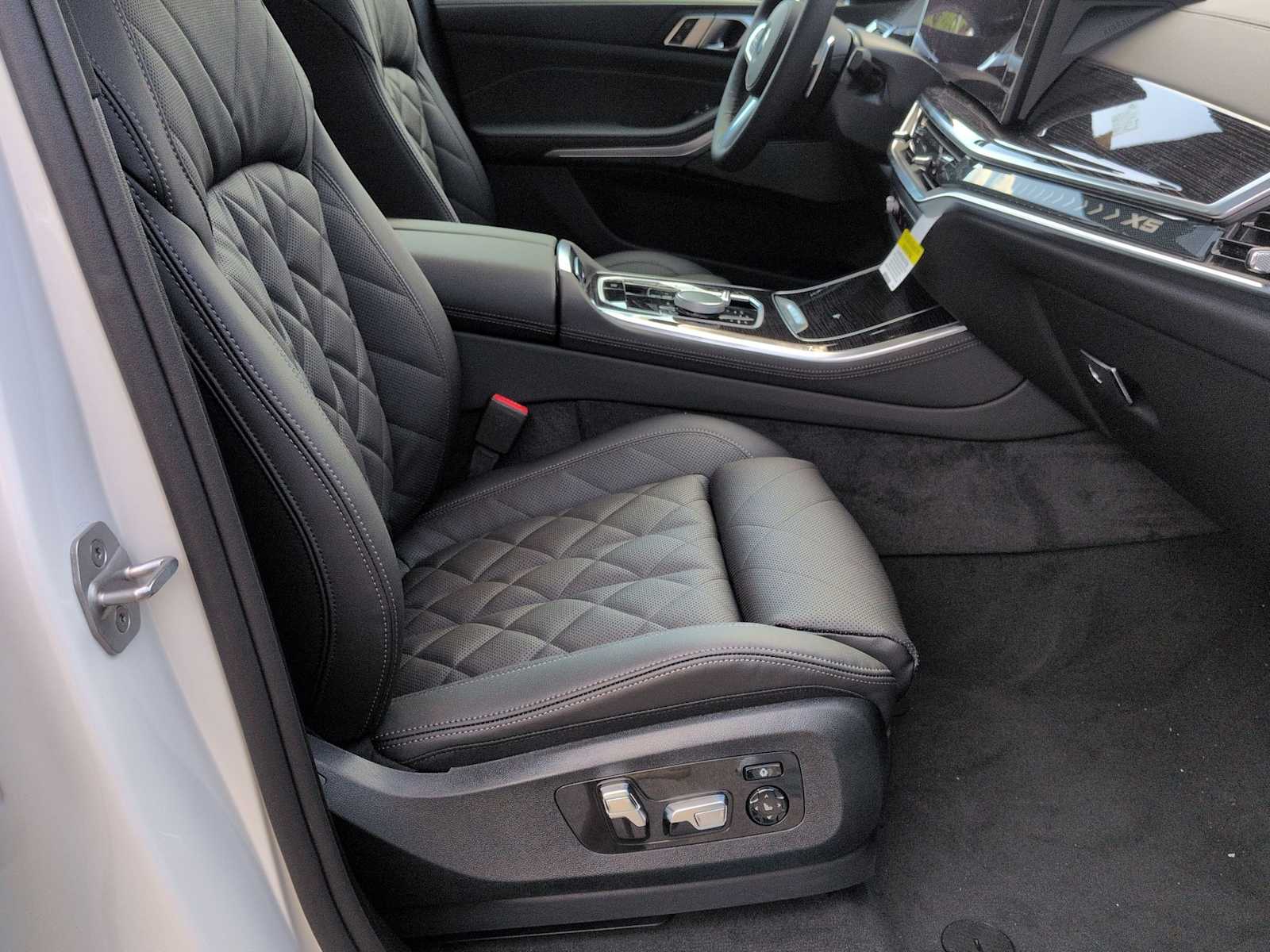 Thumbnail: 2026 BMW X5 - 24