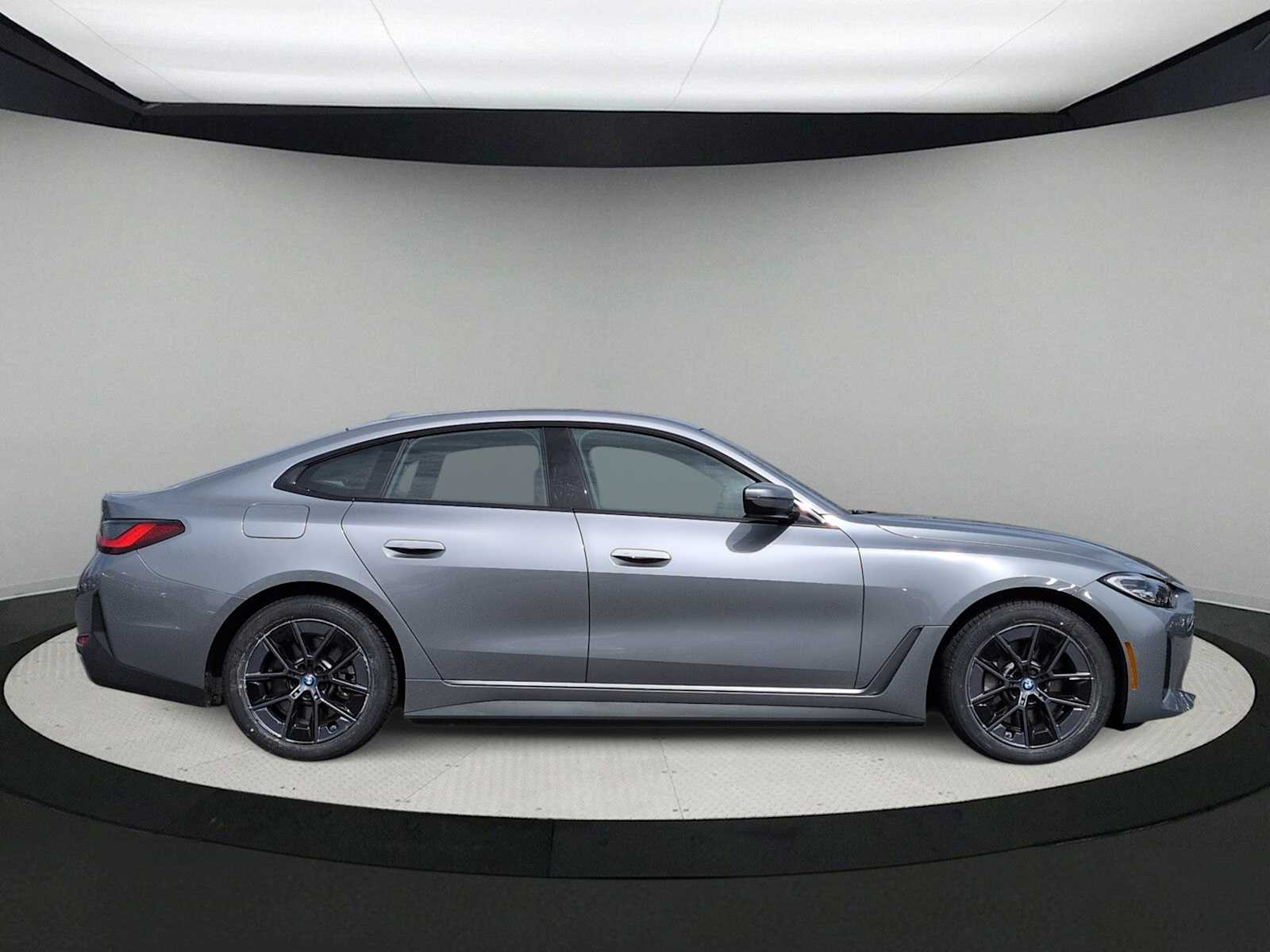 Thumbnail: 2023 BMW i4 - 9