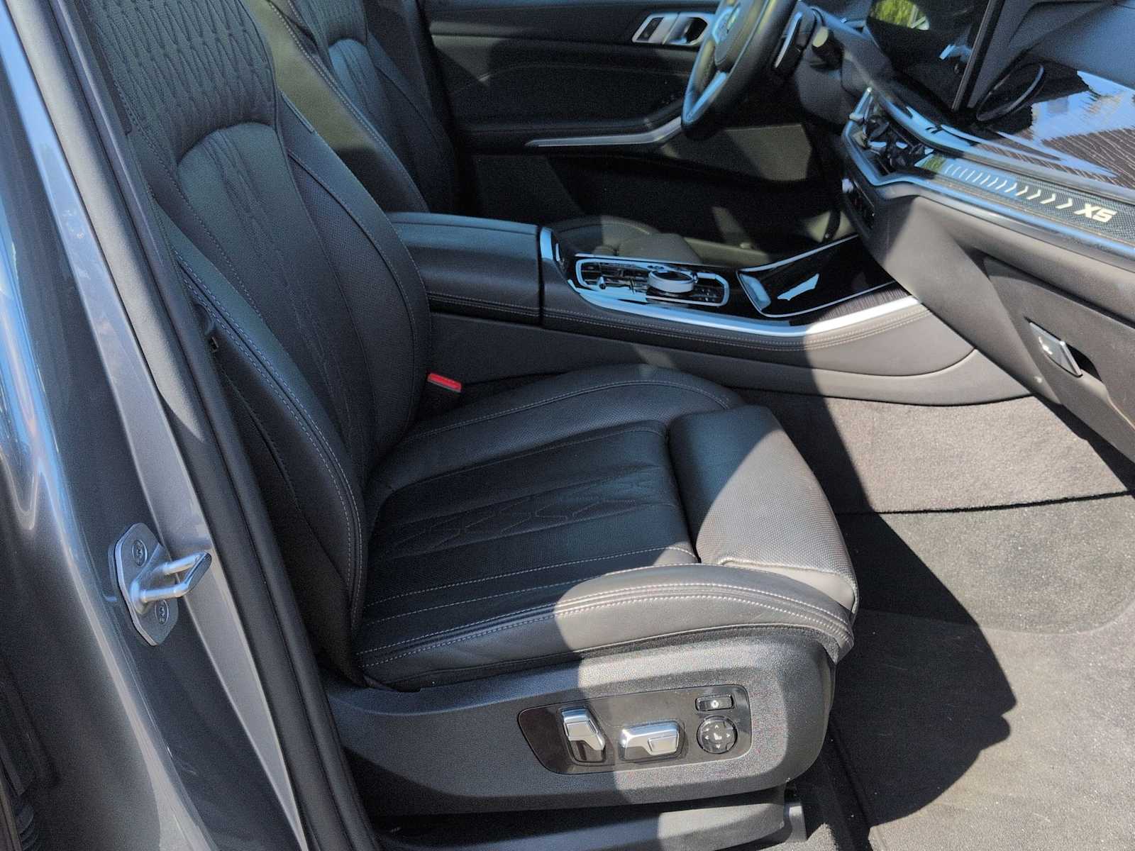 Thumbnail: 2024 BMW X5 - 23